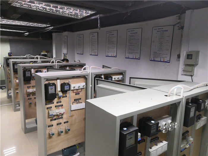  高級(jí)電工培訓(xùn)考證電工資格證電工技能等級(jí)證